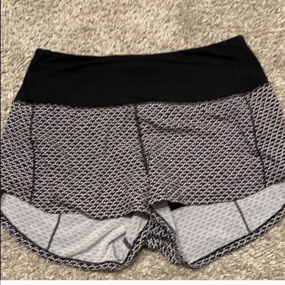Lululemon size 6 short